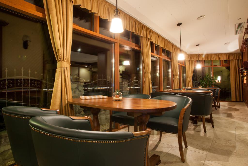Hunting Chateau Krupina Luaran gambar