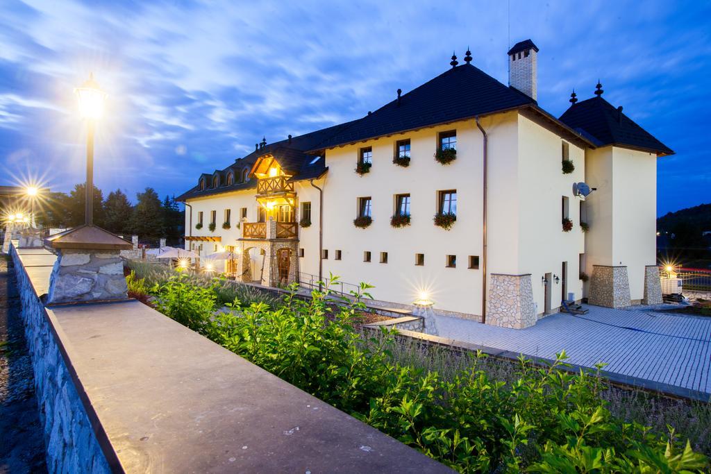 Hunting Chateau Krupina Luaran gambar
